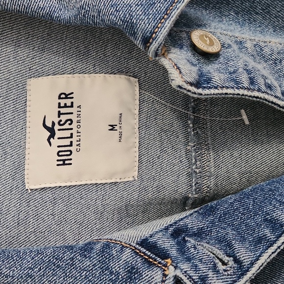 NWOT Women's Hollister Oversized Button Up Jean Jacket Medium - Picture 3 of 6